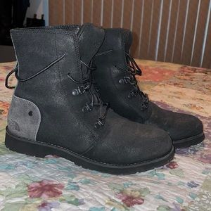 Women’s North Face Winter Boots - Size 8